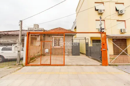 Casa com 2 Quartos à venda, 76m² no Vila João Pessoa, Porto Alegre