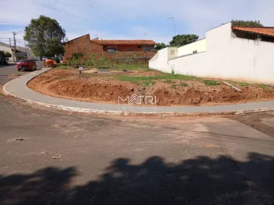 Lote/Terreno à venda, 332m² no Parque das Laranjeiras, Matão