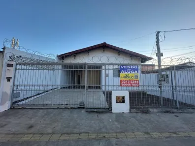 Casa com 3 Quartos para alugar, 100m² no Setor Bueno, Goiânia