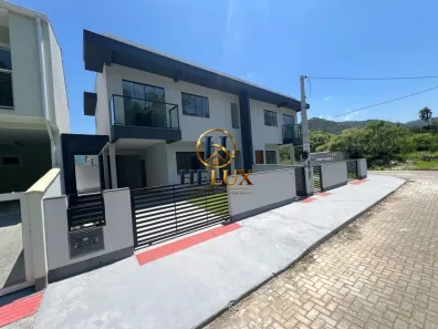 Sobrado com 3 Quartos à venda, 101m² no Forquilhas, São José
