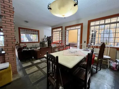 Casa com 3 Quartos à venda, 359m² no Buritis, Belo Horizonte