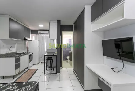 Kitnet com 1 Quarto para alugar, 25m² no Zona 08, Maringá