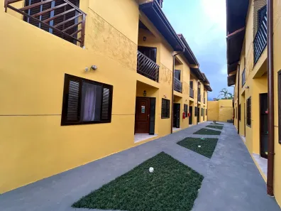 Casa de Condomínio com 2 Quartos à venda, 70m² no Maranduba, Ubatuba