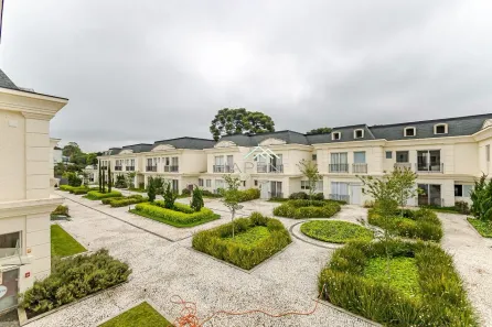 Casa de Condomínio com 3 Quartos à venda, 237m² no Vista Alegre, Curitiba