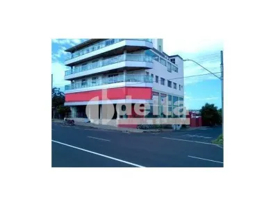 Imóvel Comercial com 8 Quartos para alugar, 1200m² no Pampulha, Uberlândia