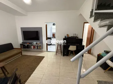 Casa com 2 Quartos à venda, 90m² no Marapé, Santos