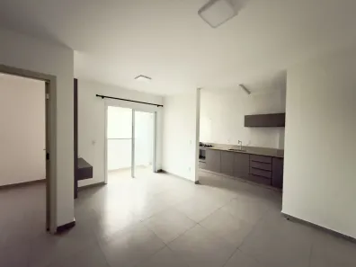Apartamento com 2 Quartos para alugar, 63m² no Pinheirinho, Criciúma