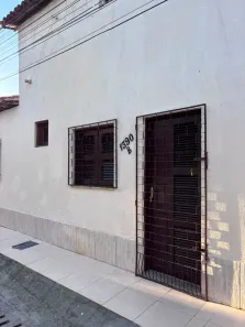 Casa com 2 Quartos para alugar, 60m² no Centro, Fortaleza
