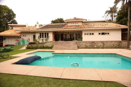 Casa de Condomínio com 4 Quartos à venda, 560m² no Vila Vianna, Cotia
