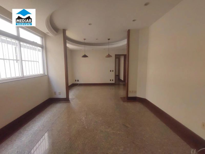 Apartamento com 3 quartos — Sagrada Família, Belo Horizonte