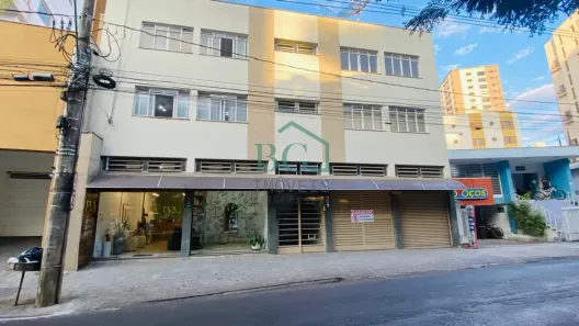 Apartamento com 3 Quartos para alugar, 197m² no Jardim Cascatinha, Poços de Caldas