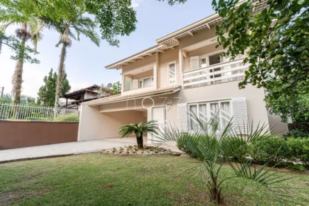 Casa com 5 Quartos à venda, 258m² no Santo Antônio, Joinville