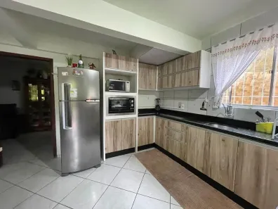 Sobrado com 5 Quartos à venda, 117m² no Nova Brasília, Joinville