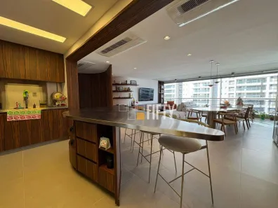 Apartamento com 3 Quartos à venda, 198m² no Jardim das Acácias, São Paulo