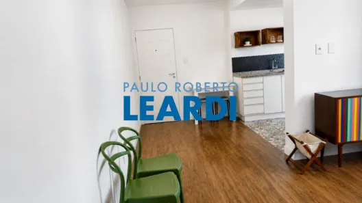 Apartamento com 2 Quartos para alugar, 55m² no Centro, Florianópolis