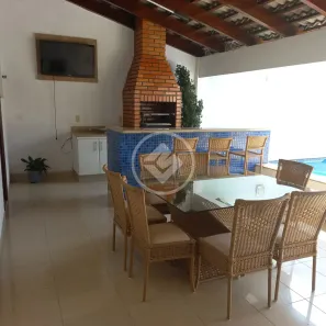 Sobrado com 6 Quartos à venda, 461m² no Santa Mônica, Uberlândia