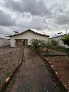 Casa com 4 Quartos para alugar, 180m² no Pricumã, Boa Vista
