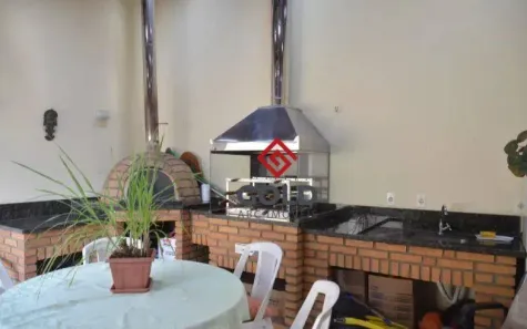 Sobrado com 4 Quartos à venda, 185m² no Vila Gilda, Santo André