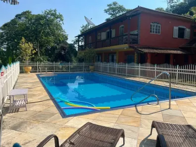 Casa com 8 Quartos à venda, 374m² no Cadetes Fabres, Guapimirim