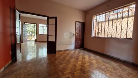 Casa com 3 Quartos à venda, 255m² no Floresta, Belo Horizonte
