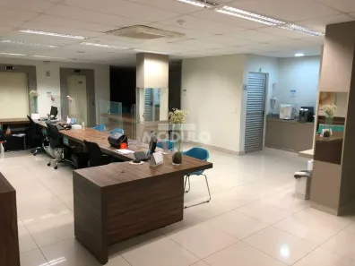 Sala Comercial para alugar, 52m² no Osvaldo Rezende, Uberlândia