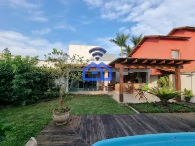 Sobrado com 4 Quartos à venda, 300m² no Pontal de Santa Marina, Caraguatatuba
