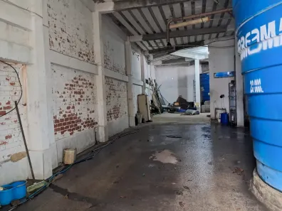 Galpão/Depósito/Armazém à venda, 500m² no Del Castilho, Rio de Janeiro