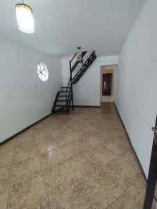 Casa com 2 Quartos para alugar, 100m² no Bangu, Rio de Janeiro