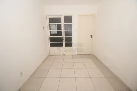 Apartamento com 3 Quartos para alugar, 53m² no Fragata, Pelotas