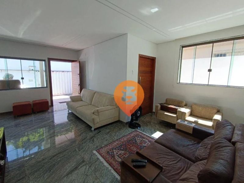 Casa com 3 quartos — Sagrada Família, Belo Horizonte