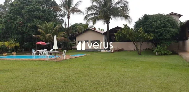 Fazenda/Sítio com 4 Quartos para alugar, 450m² no Mansões Aeroporto, Uberlândia