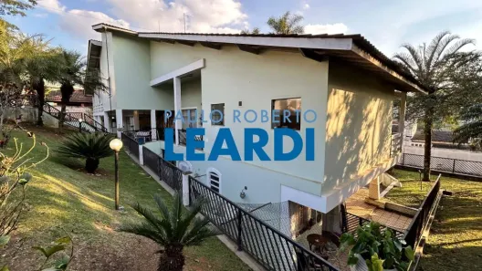 Casa de Condomínio com 6 Quartos para venda ou aluguel, 600m² no Arujázinho I, II e III, Arujá