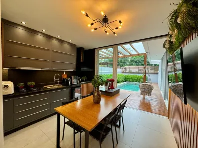 Casa de Condomínio com 3 Quartos à venda, 185m² no Pedra Branca, Palhoça