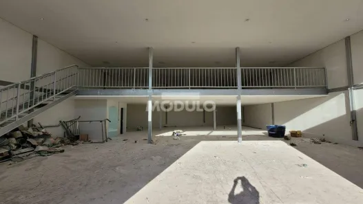 Galpão/Depósito/Armazém à venda, 373m² no Segismundo Pereira, Uberlândia