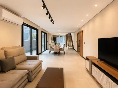 Casa com 4 Quartos à venda, 250m² no Três Figueiras, Porto Alegre