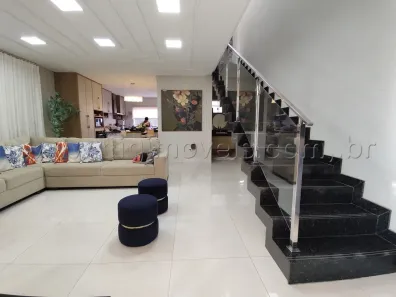Sobrado com 3 Quartos à venda, 179m² no Jardim Mariliza, Goiânia