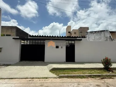 Casa com 4 Quartos à venda, 209m² no Capim Macio, Natal