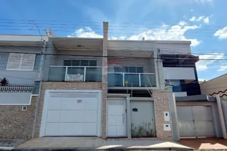Sobrado com 3 Quartos para alugar, 197m² no Centro, Itapira