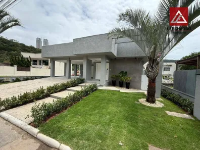 Casa com 4 Quartos à venda, 350m² no Barra, Balneário Camboriú