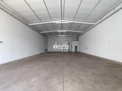 Ponto Comercial para alugar, 300m² no Novo Mundo, Uberlândia