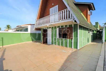 Casa com 3 Quartos à venda, 169m² no Jardim Tres Marias, Peruíbe