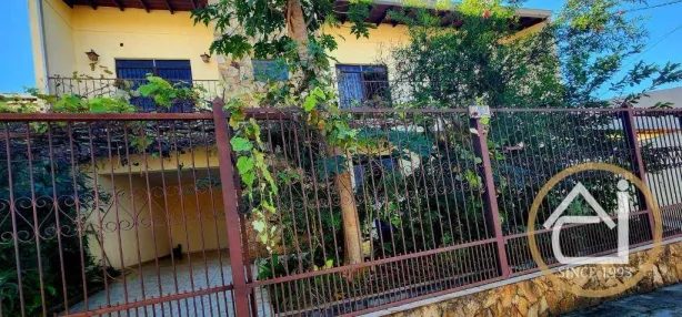 Casa com 4 Quartos à venda, 294m² no Jardim Jóquei Club, Londrina