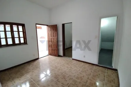 Casa com 2 Quartos para alugar, 50m² no Olinda, Nilópolis