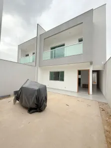 Casa com 3 Quartos para alugar, 170m² no Manguinhos, Serra