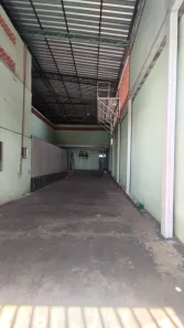 Galpão/Depósito/Armazém com 3 Quartos para alugar, 200m² no Parque das Flores, Goiânia