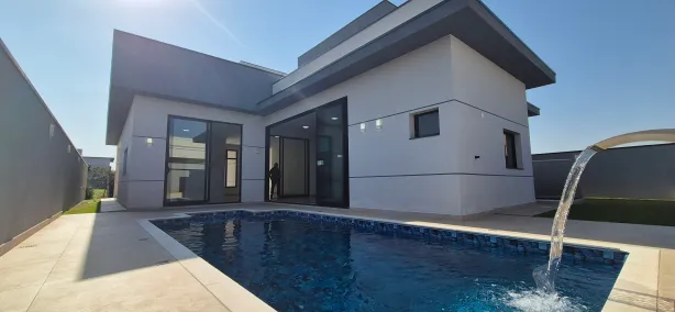 Sobrado com 4 Quartos para alugar, 302m² no Residencial Campo Camanducaia, Jaguariúna
