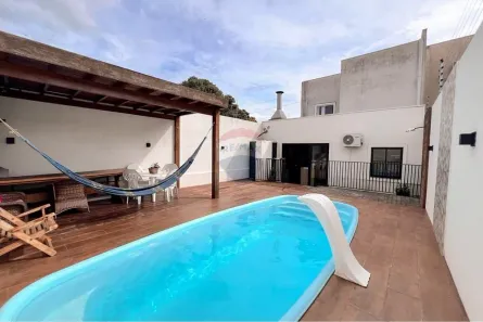 Sobrado com 4 Quartos à venda, 180m² no Coqueiral, Cascavel