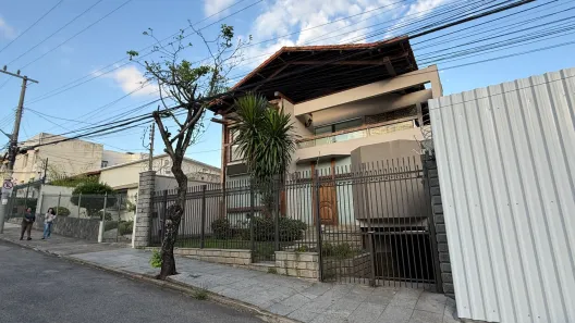 Casa com 5 Quartos à venda, 579m² no Bairu, Juiz de Fora