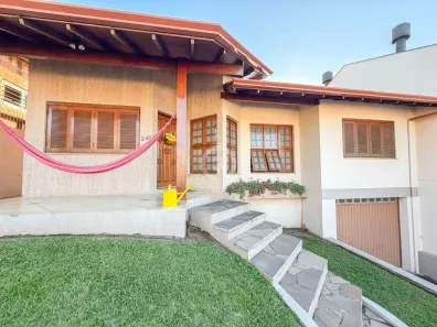 Casa com 2 Quartos à venda, 181m² no Petrópolis, Novo Hamburgo