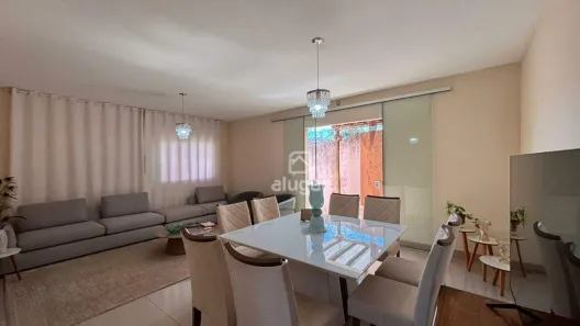 Casa com 3 Quartos para alugar, 181m² no Melo, Montes Claros